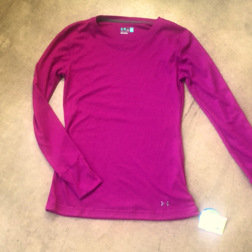 NWT woman’s Under Armour long sleeved waffle shirt. Sz Medium.